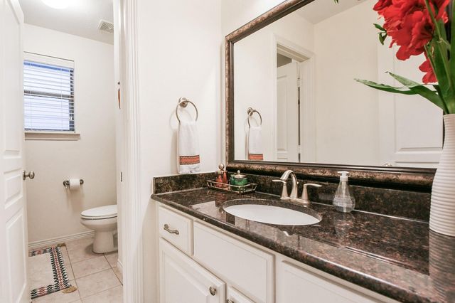 1111 W 26th Street, Houston, TX 77008