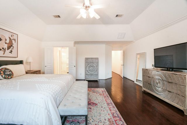 1111 W 26th Street, Houston, TX 77008