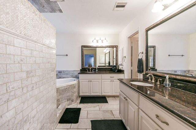 1111 W 26th Street, Houston, TX 77008