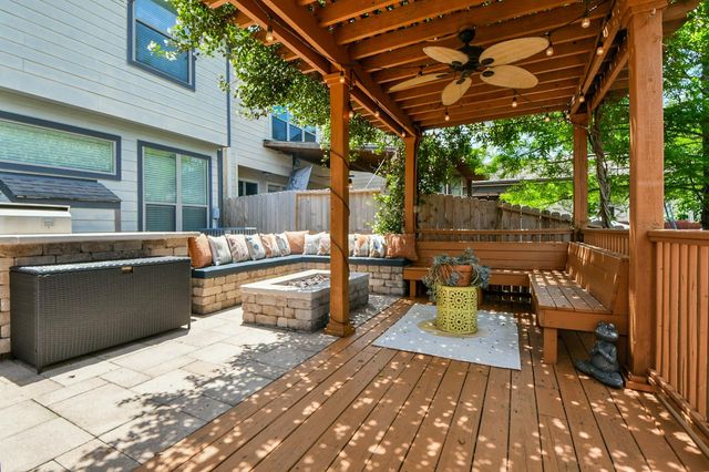 1111 W 26th Street, Houston, TX 77008