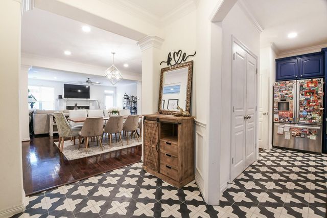 1111 W 26th Street, Houston, TX 77008