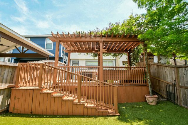 1111 W 26th Street, Houston, TX 77008