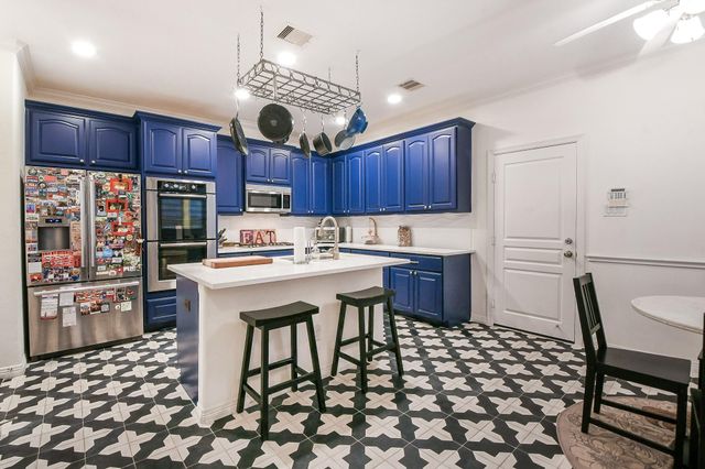 1111 W 26th Street, Houston, TX 77008
