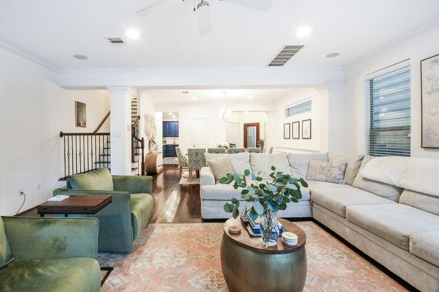 1111 W 26th Street, Houston, TX 77008