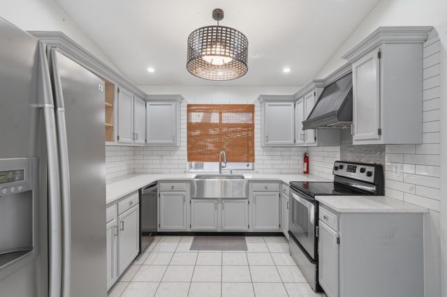 904 Alicante Rd, St Augustine, FL 32086