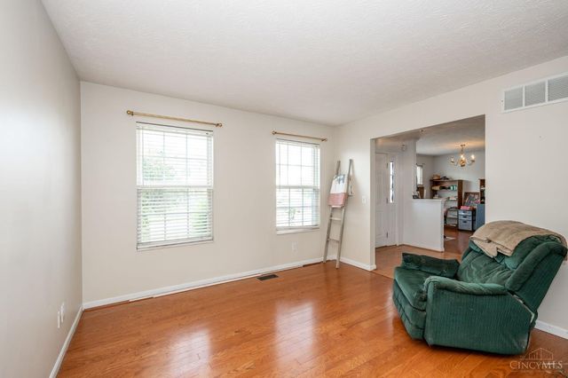 910 Hamlin Drive, Hamilton Twp, OH 45039