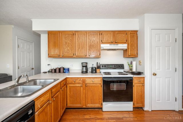 910 Hamlin Drive, Hamilton Twp, OH 45039