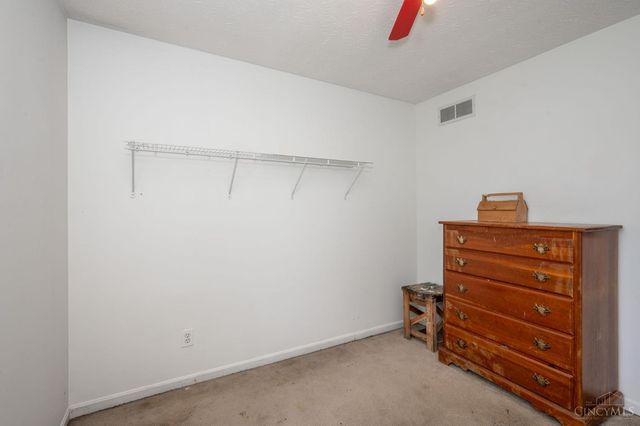 910 Hamlin Drive, Hamilton Twp, OH 45039