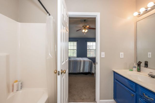 910 Hamlin Drive, Hamilton Twp, OH 45039