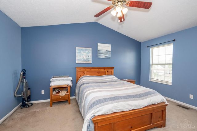 910 Hamlin Drive, Hamilton Twp, OH 45039