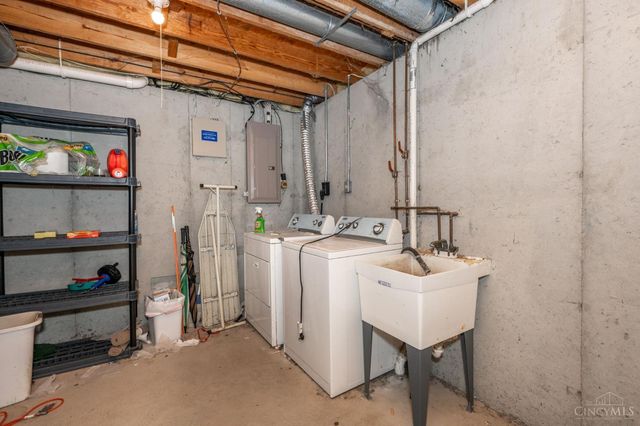 910 Hamlin Drive, Hamilton Twp, OH 45039