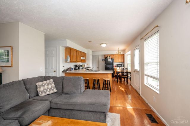 910 Hamlin Drive, Hamilton Twp, OH 45039