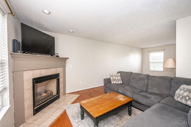 910 Hamlin Drive, Hamilton Twp, OH 45039