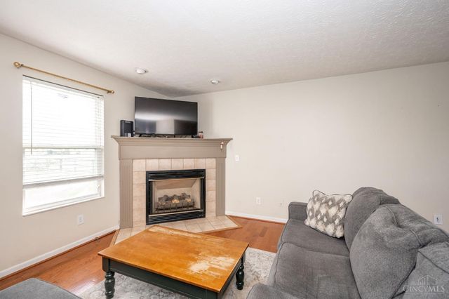 910 Hamlin Drive, Hamilton Twp, OH 45039