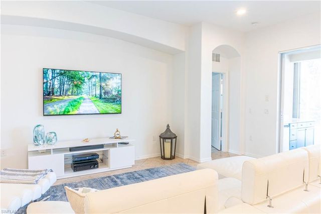 14059 Mirror CT, Naples, FL 34114