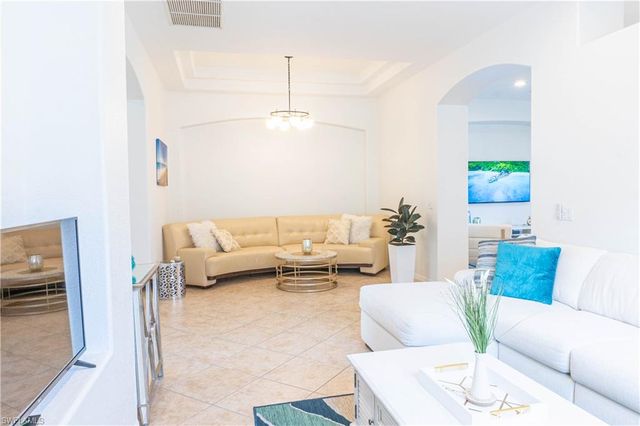 14059 Mirror CT, Naples, FL 34114