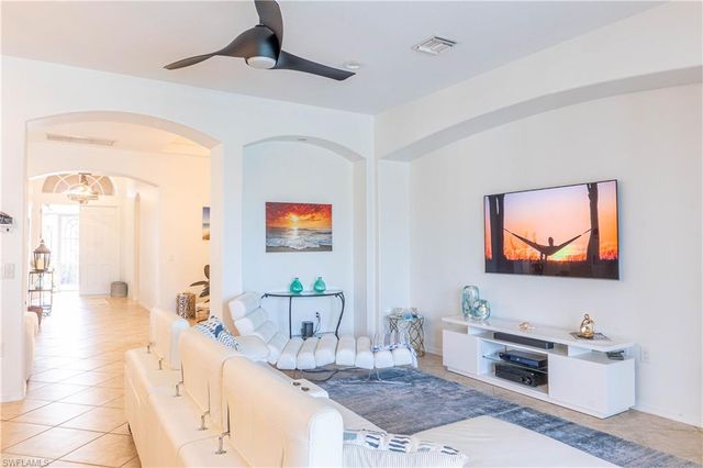 14059 Mirror CT, Naples, FL 34114