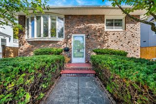 26 Beach St, Malden, MA 02148