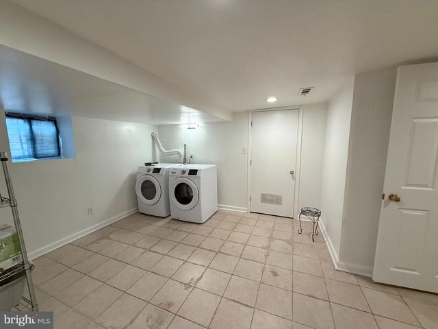1611 S 28TH ST, Philadelphia, PA 19145