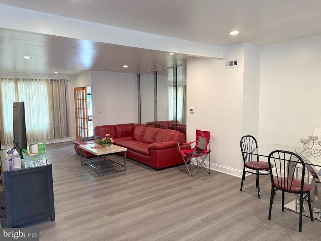 1611 S 28TH ST, Philadelphia, PA 19145