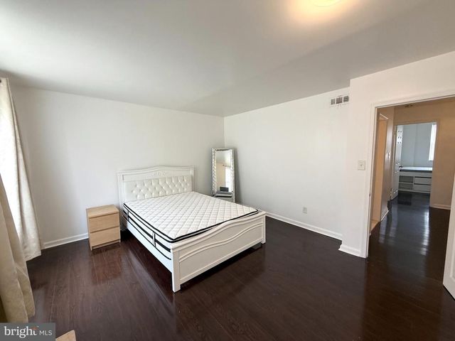 1611 S 28TH ST, Philadelphia, PA 19145