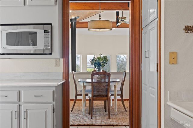 910-920 Lytton Springs Rd, Healdsburg, CA 95448