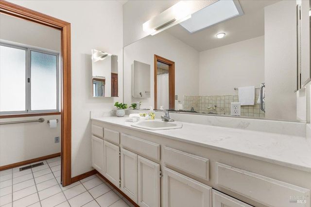 910-920 Lytton Springs Rd, Healdsburg, CA 95448