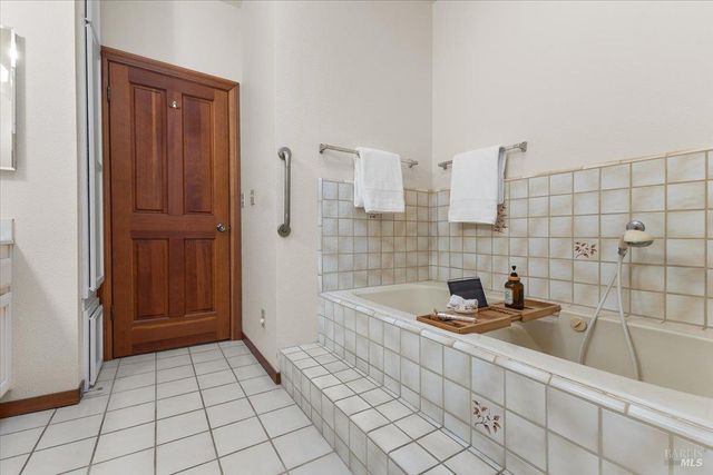 910-920 Lytton Springs Rd, Healdsburg, CA 95448