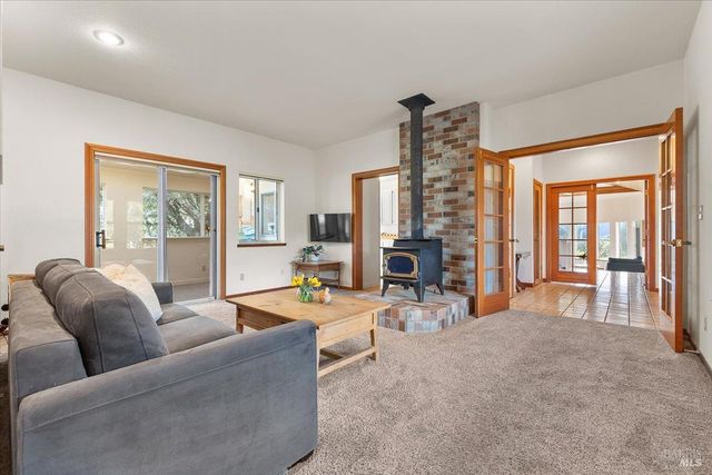 910-920 Lytton Springs Rd, Healdsburg, CA 95448