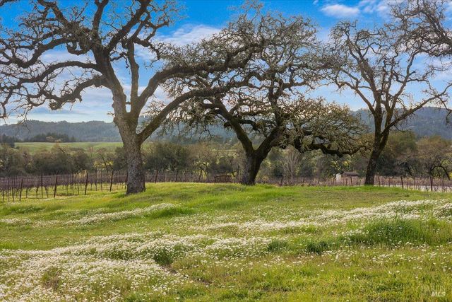 910-920 Lytton Springs Rd, Healdsburg, CA 95448