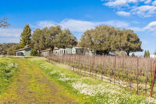 910-920 Lytton Springs Rd, Healdsburg, CA 95448