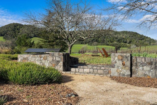 910-920 Lytton Springs Rd, Healdsburg, CA 95448