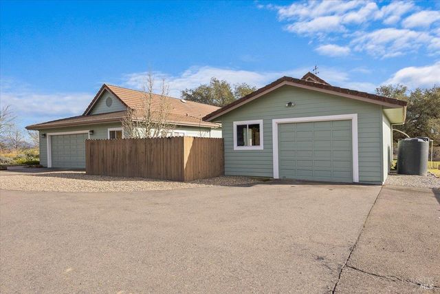 910-920 Lytton Springs Rd, Healdsburg, CA 95448