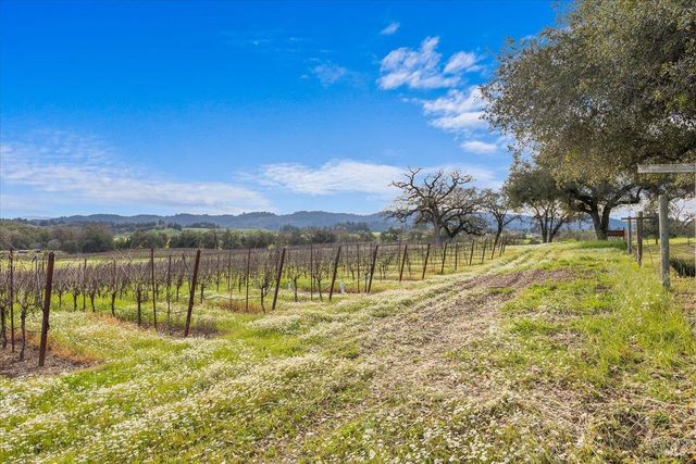 910-920 Lytton Springs Rd, Healdsburg, CA 95448