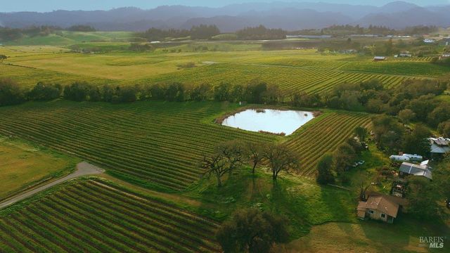 910-920 Lytton Springs Rd, Healdsburg, CA 95448