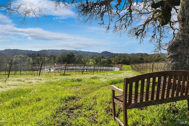 910-920 Lytton Springs Rd, Healdsburg, CA 95448