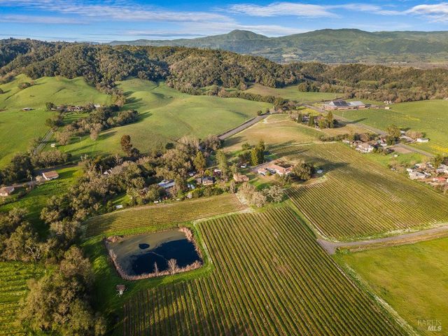 910-920 Lytton Springs Rd, Healdsburg, CA 95448