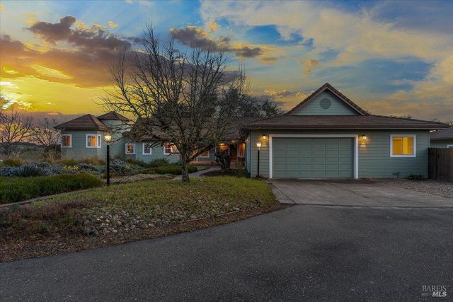 910-920 Lytton Springs Rd, Healdsburg, CA 95448