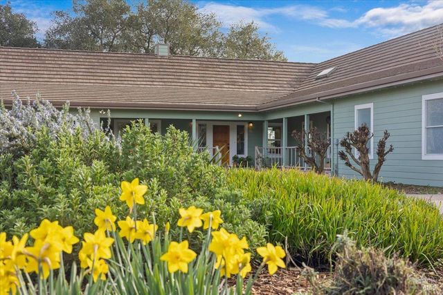 910-920 Lytton Springs Rd, Healdsburg, CA 95448