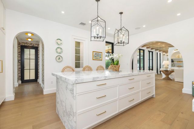 302 E Lakewood Road, West Palm Beach, FL 33405