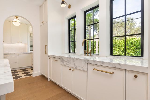 302 E Lakewood Road, West Palm Beach, FL 33405