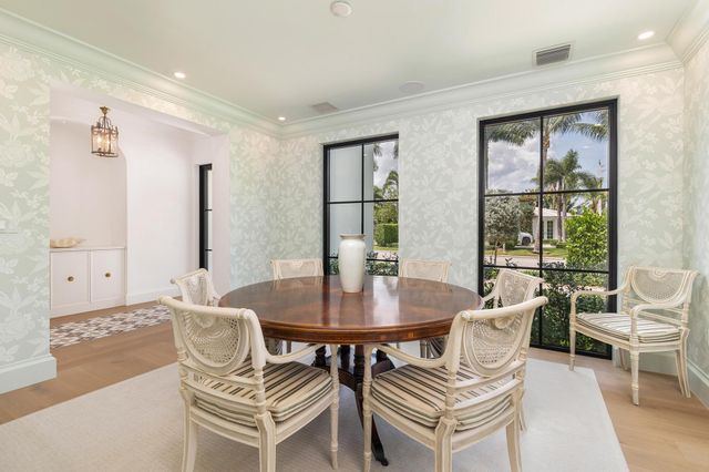 302 E Lakewood Road, West Palm Beach, FL 33405