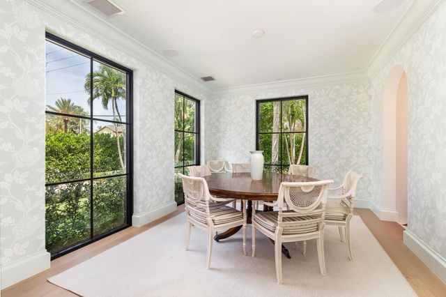 302 E Lakewood Road, West Palm Beach, FL 33405