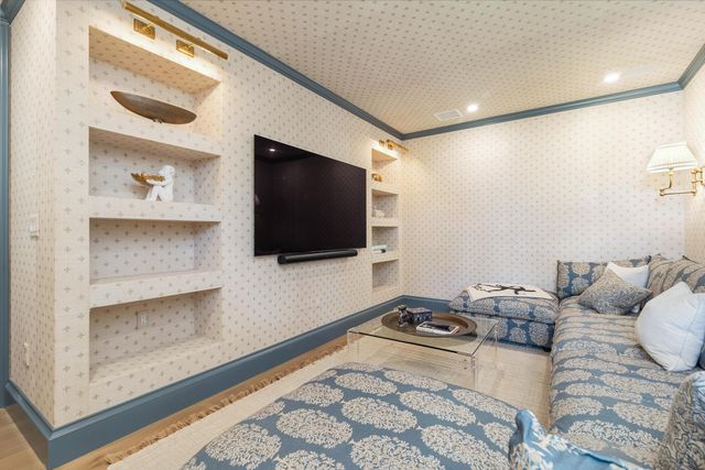 302 E Lakewood Road, West Palm Beach, FL 33405