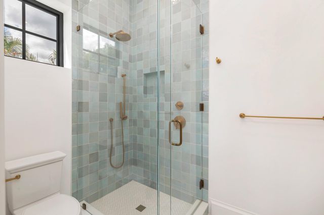 302 E Lakewood Road, West Palm Beach, FL 33405