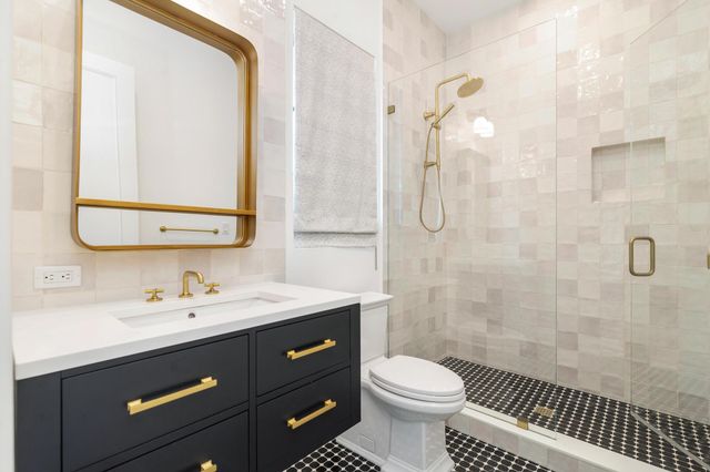 302 E Lakewood Road, West Palm Beach, FL 33405