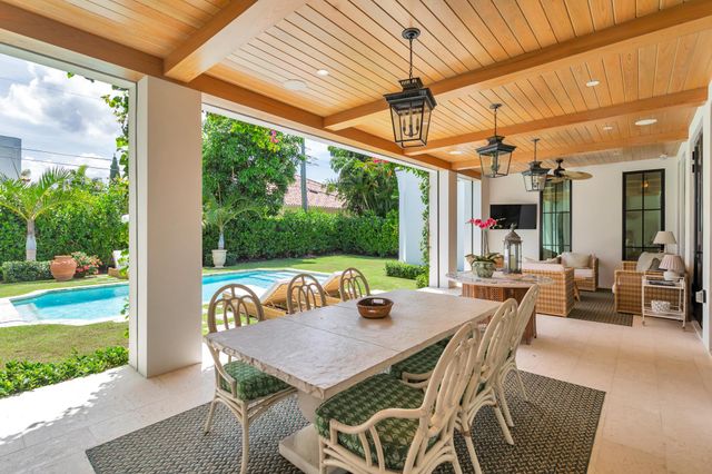 302 E Lakewood Road, West Palm Beach, FL 33405