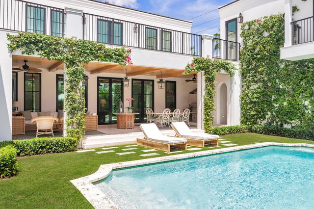 302 E Lakewood Road, West Palm Beach, FL 33405