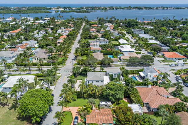 302 E Lakewood Road, West Palm Beach, FL 33405