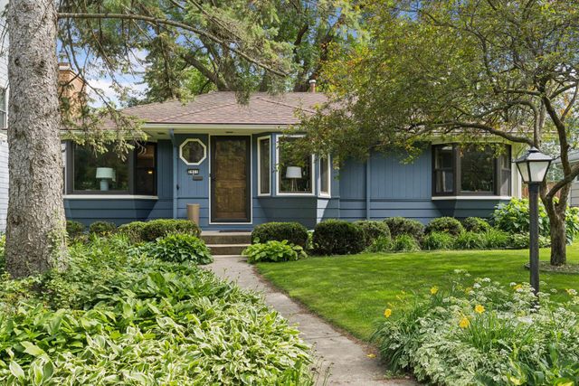2911 W 54th Street, Minneapolis, MN 55410